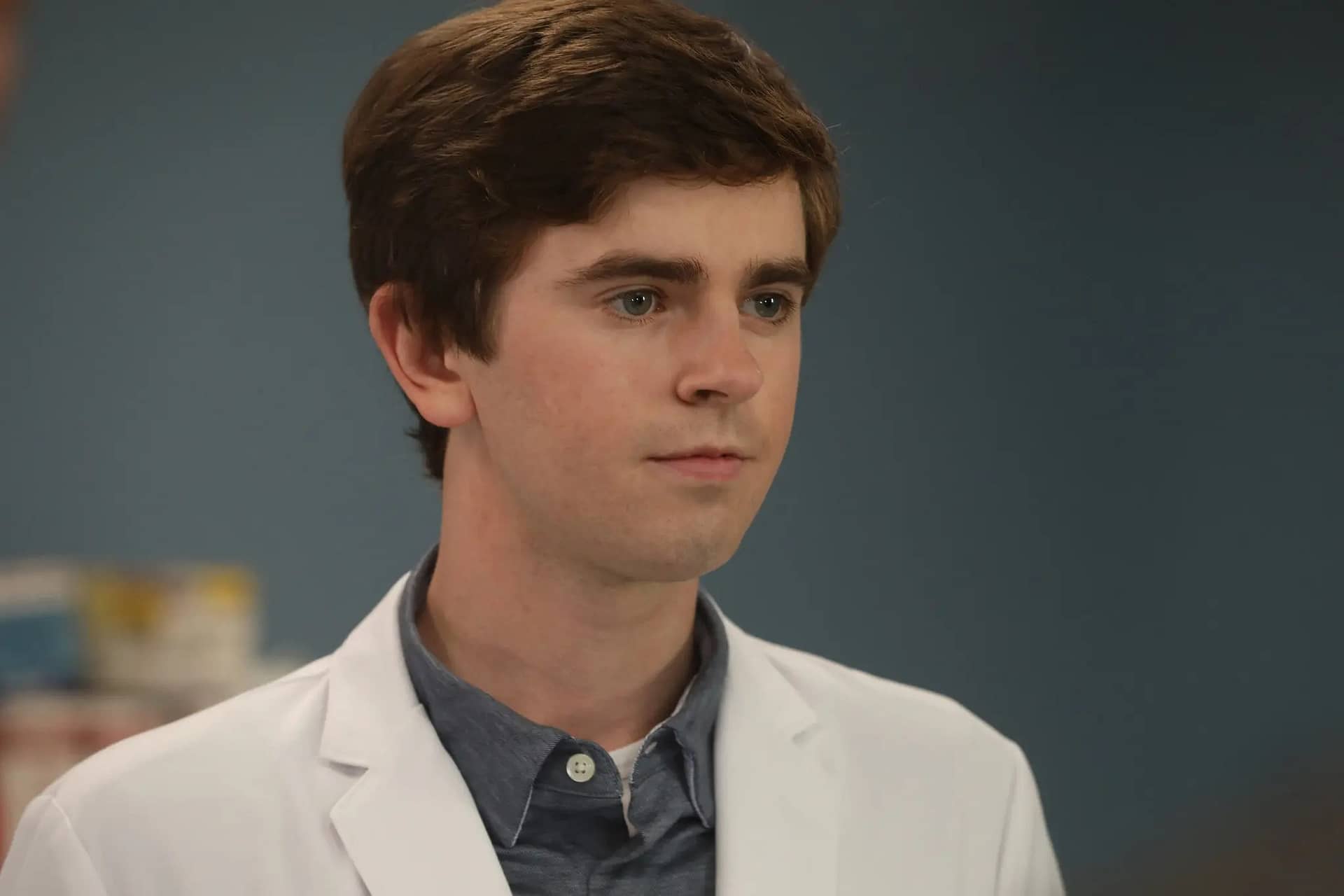 12gooddoctor-1-superJumbo alt="the good doctor Freddie Highmore who acted as a gifted autistic person"
